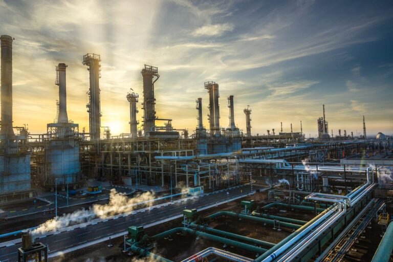 UAE Oil & Gas Plant Jobs 2026: Salary, Requirements, Visa Process – Apply for Latest Vacancies